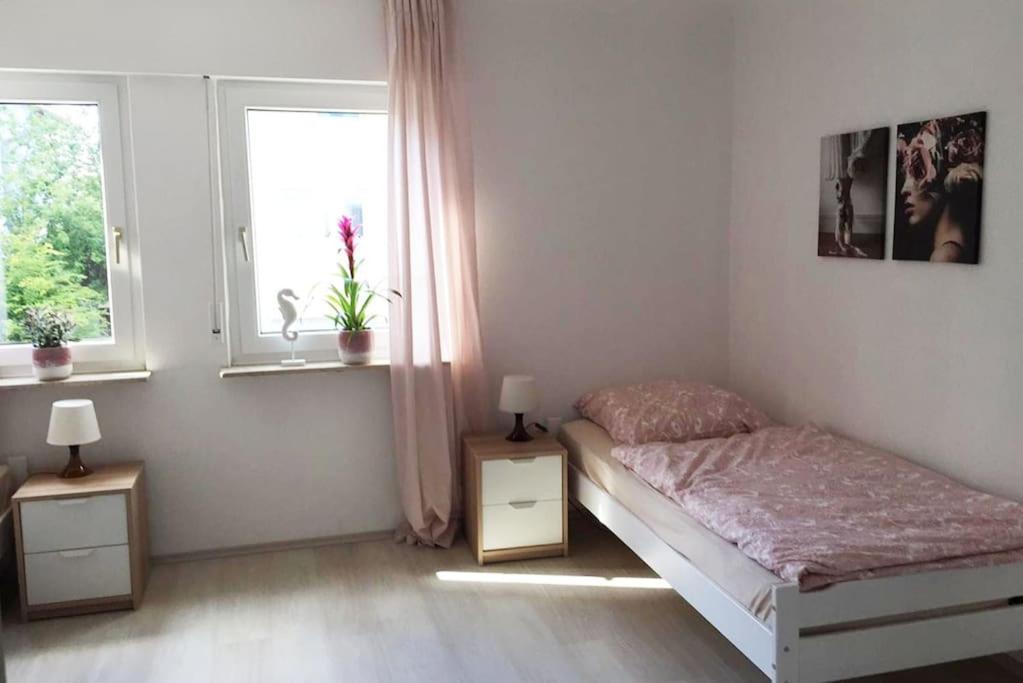 22B Grosse Wohnung Mit Balkon, Smarttv Und Wlan Korb Екстериор снимка